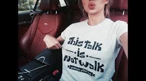 مودل روز موقف صار لها بأمريكا Youtube