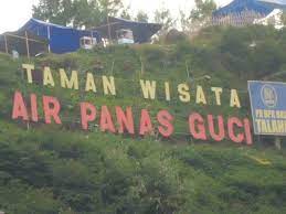 Guci adalah nama sebuah obyek wisata yang berada di desa guci kecamatan bumijawa kabupaten tegal. Mandi Di Sungai Wisata Guci Bumijawa Tegal Ziarah Makam Para Wali Di Indonesia Dan Dunia