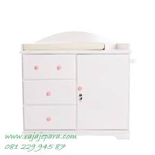 Kami memproduksi furniture khusus untuk bayi ini dengan kualitas terbaik dan tetap aman dan nyaman yang selalu kita utamakan. Lemari Pakaian Bayi Minimalis Rajajepara Com
