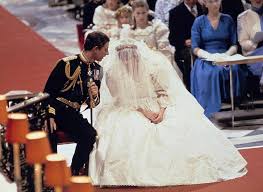 Juli 1981 in der st. Neue Staffel The Crown Erster Blick Auf Lady Dianas Kleid
