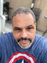 Caught In The Middle-Anthologies The Don's Love Birds" (Pilot)