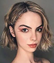 Hold entire hair in your hand and pull them to one side. 20 Ideas Of Cute Short Hair With Side Braid Short Haircuts