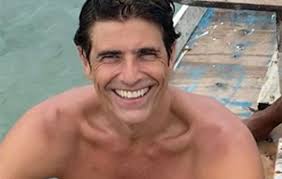 Maybe you would like to learn more about one of these? Reynaldo Gianecchini Posa De Sunga Rosa E Exibe Barriga Trincada O Fuxico