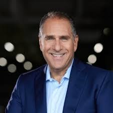 Daniel Macris's Instagram, Twitter & Facebook