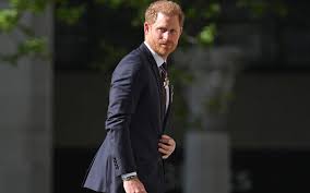 À Londres, Harry choisit les Spencer plutôt que les Windsor