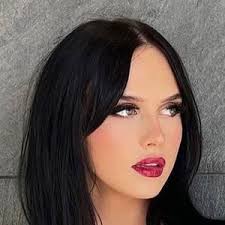 Jessi Davis's Instagram, Twitter & Facebook