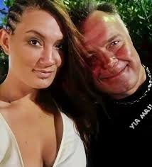 SEND US YOUR PICTURES AND I'LL TURN INTO A MAGICAL MEMORIES FOR LOVED ONES  HIT ME ON WHATSAPP 0691845540🎁