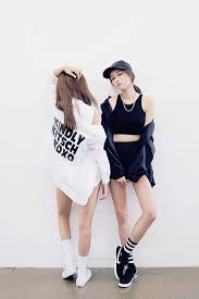 Résultat de recherche d'images pour "korean girl fashion style"