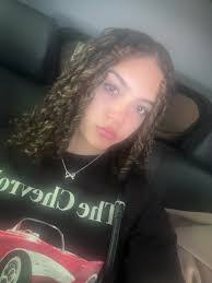 Deanna Blevins's Instagram, Twitter & Facebook