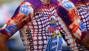Everything you need to know to get a job at ef. La Uci Multo Al Ef Education First Por Su Nuevo Uniforme Cual Fue La Razon