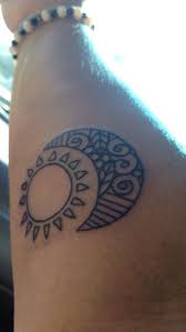 Tattoo Simple Moon Henna Designs 48 Ideas In 2020 Tattoos Henna Tattoo Designs Sun Tattoos