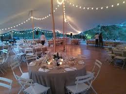 Très originale, la tente de réception en extérieur vous permettra de vivre et de faire vivre à vos proches un mariage exceptionnel. Location Tentes De Reception A Aubagne Paca Location Chapiteaux