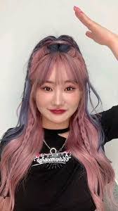 Sarah Peer's Instagram, Twitter & Facebook