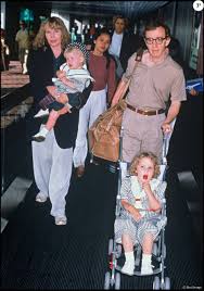 October 8, 1970) is the adopted daughter of actress mia farrow and musician andré previn, and the wife of filmmaker woody allen. Photos Mia Farrow Et Woody Allen Avec Leurs Enfants Soon Yi Previn Et Dylan Farrow En 1989 Mia Farrow Dylan Farrow M I A