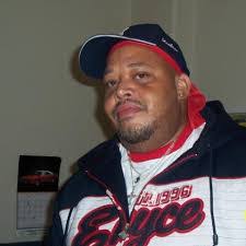 Lester Roberson's Instagram, Twitter & Facebook