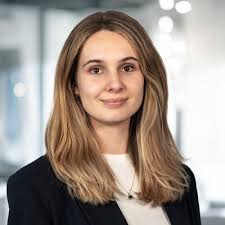 He empezado en un nuevo puesto de Strategy Consulting Intern en Strategy&! 