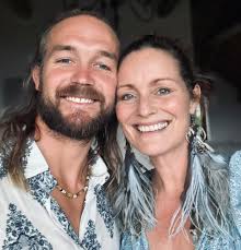 Natalie Munro (@nataliemunro.artistry) • Instagram photos and videos