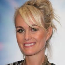 Laeticia hallyday, la vraie histoire on croit tout savoir sur johnny, sur laeticia hallyday ! un documentaire inédit sur l'épouse de l'idole des jeunes. Laeticia Hallyday La Vraie Histoire En Streaming Molotov Tv