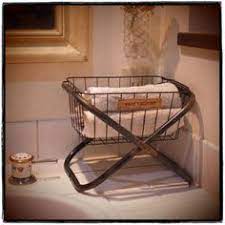 えっ これ 100均のパイプ椅子なの 今 snsでパイプ椅子をお洒落なラックスタンドにリメイクするのが人気です その他にも驚きの使い方があるんですよ diy interior diy shelves room diy