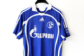 The latest schalke 04 jerseys are available with professional printing for your favorite hero, including klaas jan huntelaar and benedikt höwedes. Pin On T Shirts