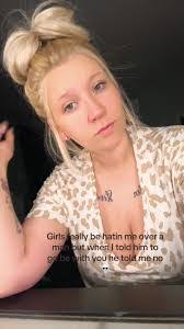 Destiny Davidson's Instagram, Twitter & Facebook