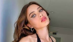 Lea Rhoades's Instagram, Twitter & Facebook