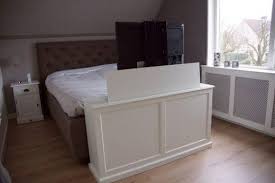 tv bed lift slaapkamer tv kleine woonkamer inrichting tv kast