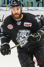 L'ancien joueur des canadiens de montréal brandon prust a complètement pété sa coche en répondant à une internaute concernant les mesures sanitaires. Brandon Prust Elite Prospects