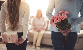 En enriqueta regala bonito te ofrecemos todo tipo de ideas originales para esa madre tan especial. Dia De La Madre 6 Pistas Para Hacerle El Regalo Perfecto Iati Seguros