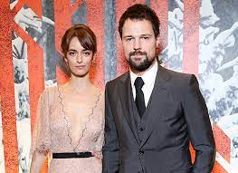 Актер добавил, что его дочь носит фамилию зуевой и это ранит отметим, что сейчас даниле козловскому приписывают роман с оксаной акиньшиной. Zhena Danily Kozlovskogo Foto Www Kakprosto Ru Yandeks Dzen