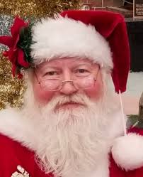 Places to go see and get pics with Santa! Anywhere but the mall 😆