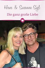 Hans sigl ist maßgeblich dafür verantwortlich, dass die serie „der bergdoktor längst zur kultserie geworden ist. Hans Sigl Hat In Seiner Frau Susanne Die Grosse Liebe Gefunden Der Bergdoktor Liebe Finden Grosse Liebe