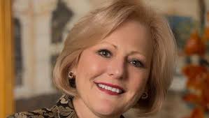 25 women: Banking trailblazer Nan Hillis champions FSU