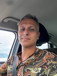 Hello! I'm looking for a follower to practice at home bachata sensual and  Cuban salsa in Eindhoven or in the surroundings. I've been practicing  Caribbean dances since 2003, please no complete beginners,