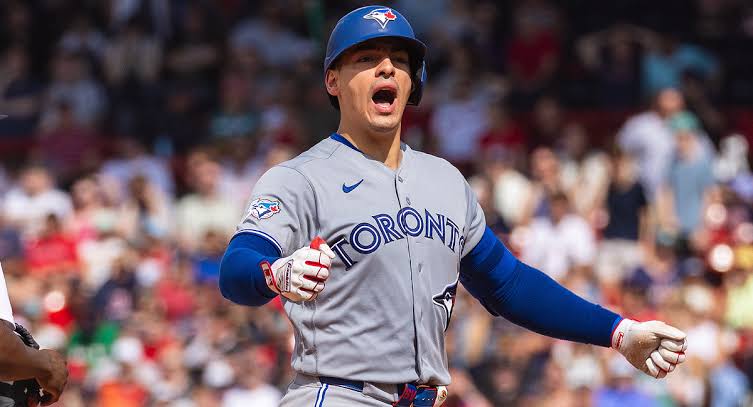 Brandon Valenzuela conecta doblete clave y Toronto completa la barrida ante  los Red Sox | Tribuna