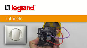 Comment Brancher Un Interrupteur Va Et Vient D Eclairage Ce Tuto Brico Legrand Vous Accompagne Youtube