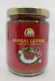 Terasi memang mempunyai baru yang sangat menyengat. Sambal Geprek Super Spicy Chili Sauce 220g Toko Indonesia