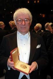 The Life And Times Of Nobel Laureate Seamus Heaney In Pictures Seamus Heaney Writers And Poets Nobel Prize In Literature