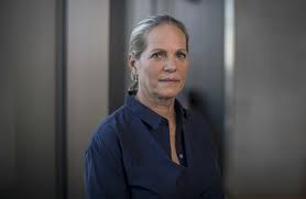 The 19th century rothschild banks established a line of credit for the king provided he pledged collateral with a written promise to pay gold with interest to the bearer at a time in the future. Ariane De Rothschild Im Interview Keine Ubernahme Der Bank
