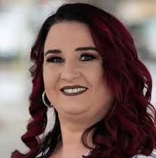 Alicia Dennison's Instagram, Twitter & Facebook