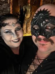 It's ok, Elf is wearing the red jumpsuit... Play the 5 tones, please.