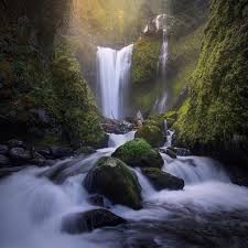 One of my favorite (I say this about every waterfall) Waterfalls. Really  couldn't pick if it was life and death 🤣 #photooftheday #photography  #waterfall #ourplanetdaily
