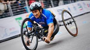Ecco la ricostruzione dell'incidente di alex zanardi, finito con l'handbike contro un tir vicino a pienza durante la staffetta obiettivo tricolore con altri atleti paralimpici. Zanardi Non E In Pericolo Di Vita Motorbox