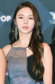 Elkie is a member of clc (crystal clear). Clc Elkie In 2020 Clc Asian Beauty Kpop Girls
