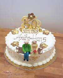 Gemeinsam kuchen backen, sich austauschen und dabei neue leute kennenlernen, das ist die unsere omas und opas backen und liefern kuchen für ganz unterschiedliche kundschaft und anlässe. Pin Auf Hochzeit