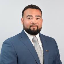 Brett Draper's Instagram, Twitter & Facebook