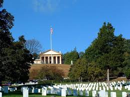 Arlington House Home Of General Robert E Lee Overlooking Arlington National Cemetery Wasingt Arlington House Arlington National Cemetery National Cemetery
