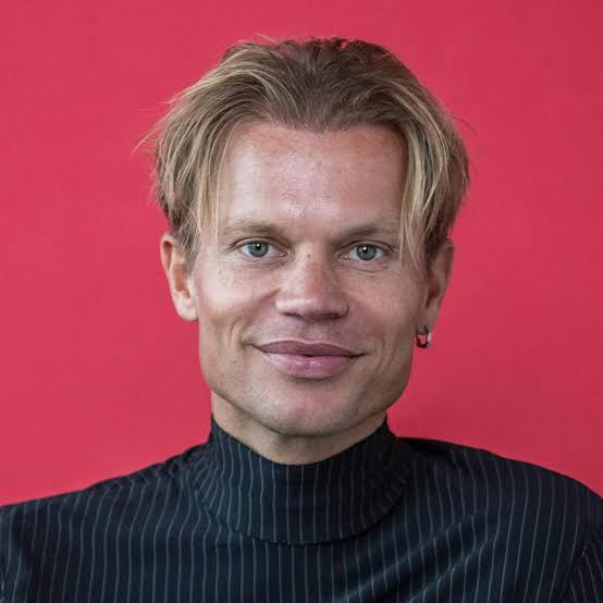 Søren Le Schmidt og konen havde valgt ét børnenavn, men pludselig ventede  de tvillinger: Løste problemet på kreativ vis | BILLED-BLADET