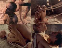 Heather Graham Nude Photos & Videos