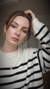 Claudia Capertoni Modelo